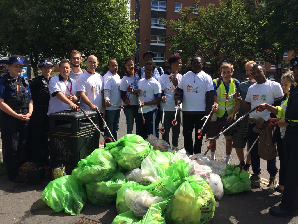 Pic from a recent litter pick on Stapleton Road - credit https://twitter.com/upourstreet